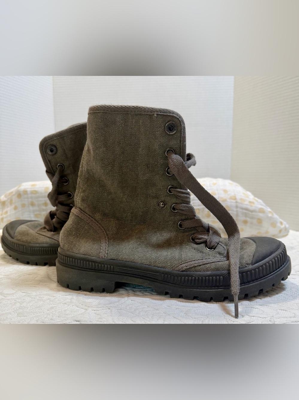 Very G Olive Green Canvas Lace Up Combat Boots Size 6.5 Womens